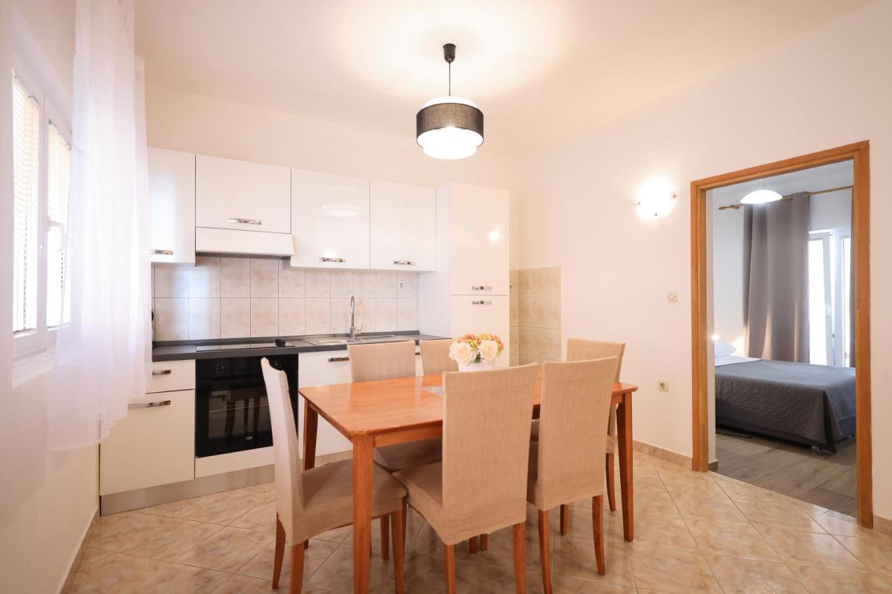 Apartments Kiara ビビニェ エクステリア 写真