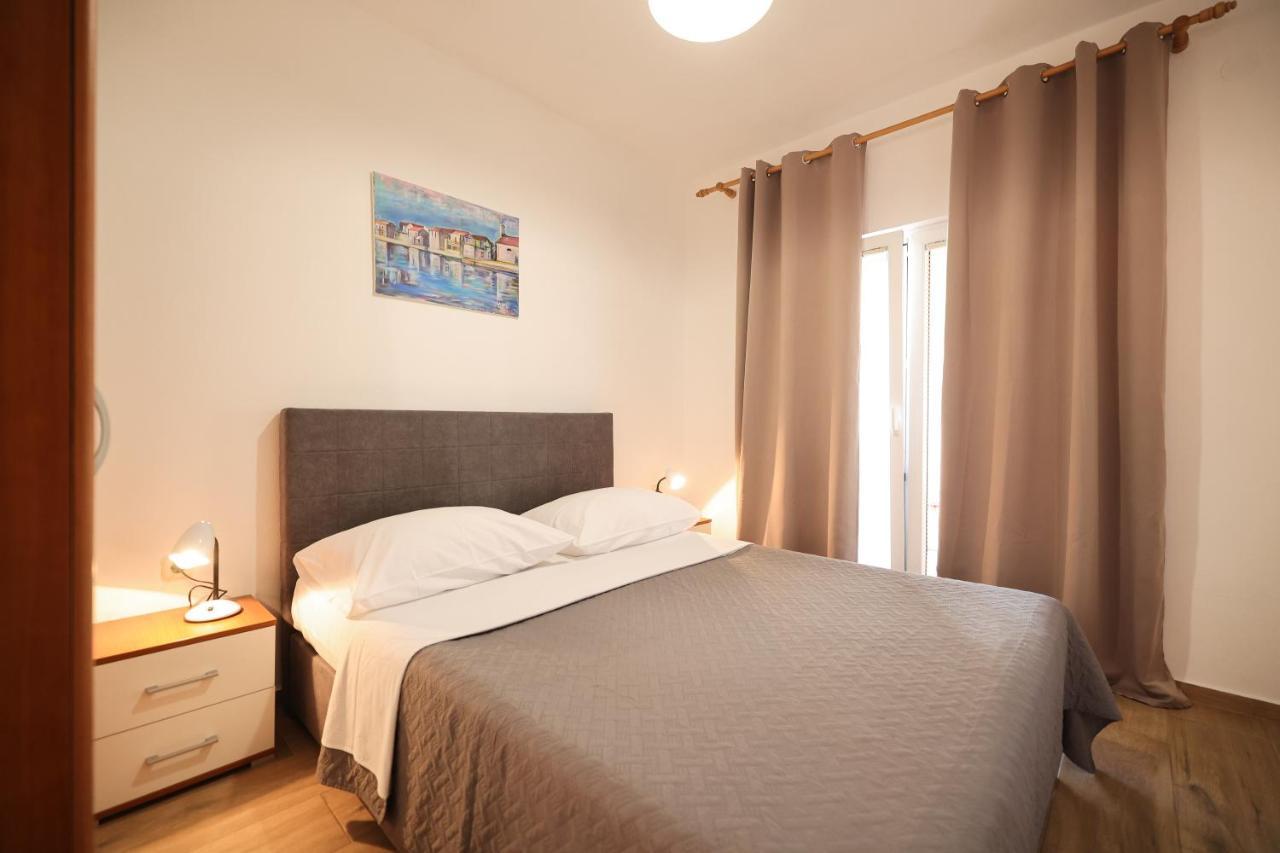 Apartments Kiara ビビニェ エクステリア 写真