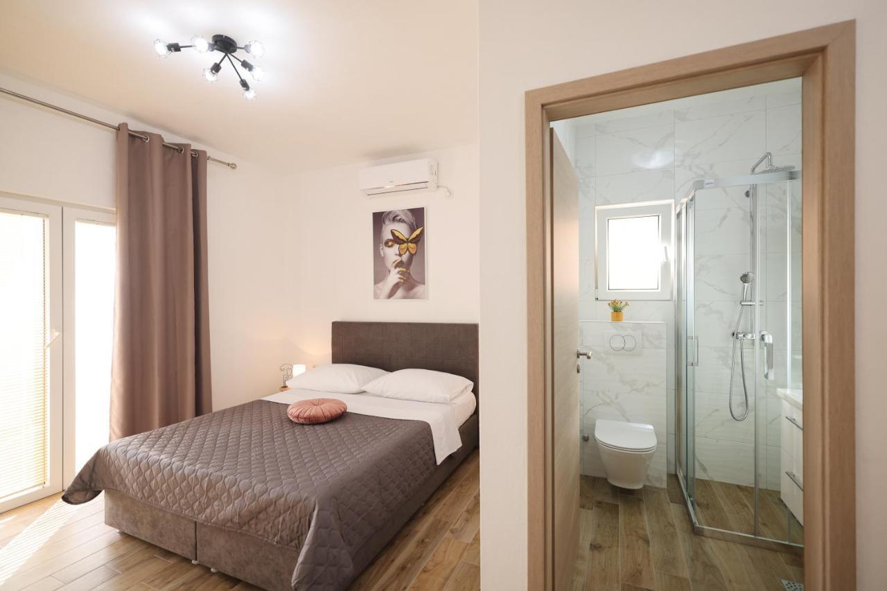 Apartments Kiara ビビニェ エクステリア 写真