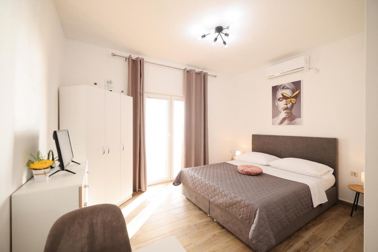Apartments Kiara ビビニェ エクステリア 写真