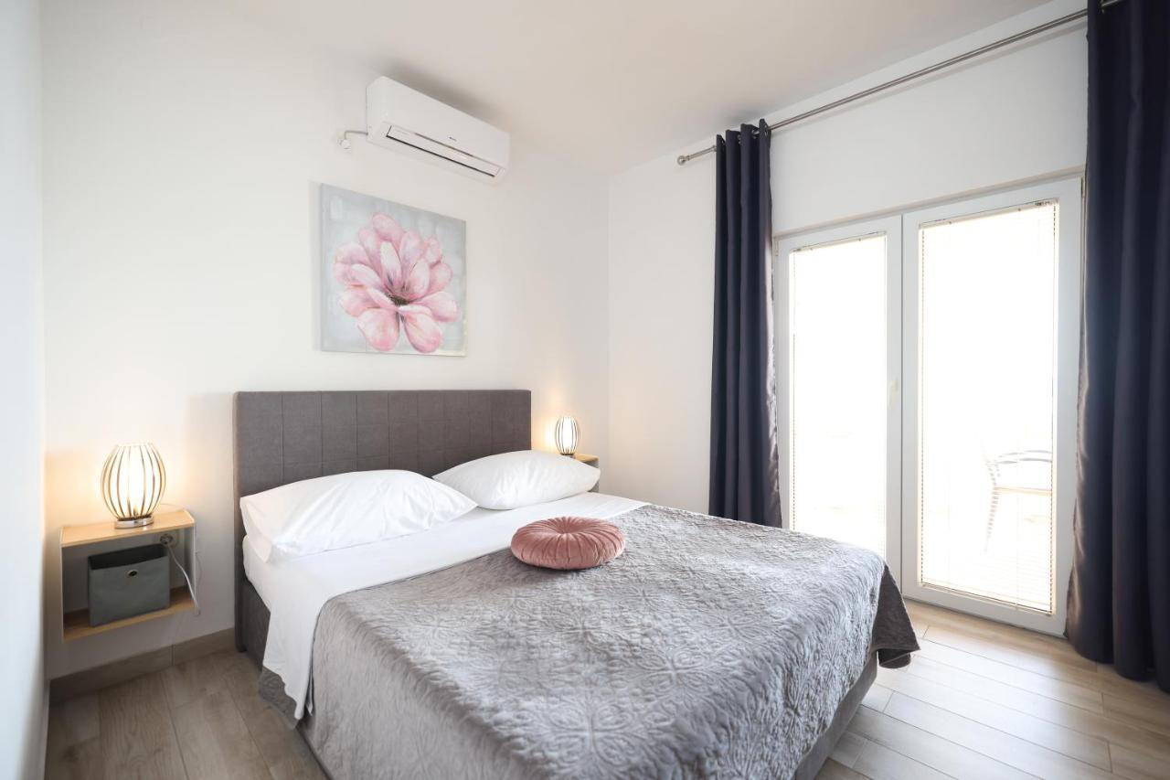 Apartments Kiara ビビニェ エクステリア 写真