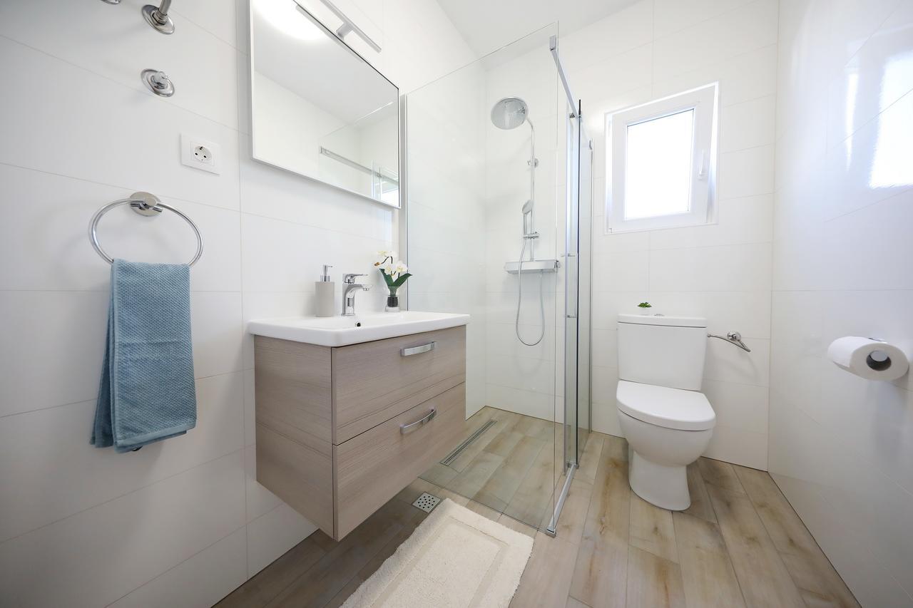 Apartments Kiara ビビニェ エクステリア 写真