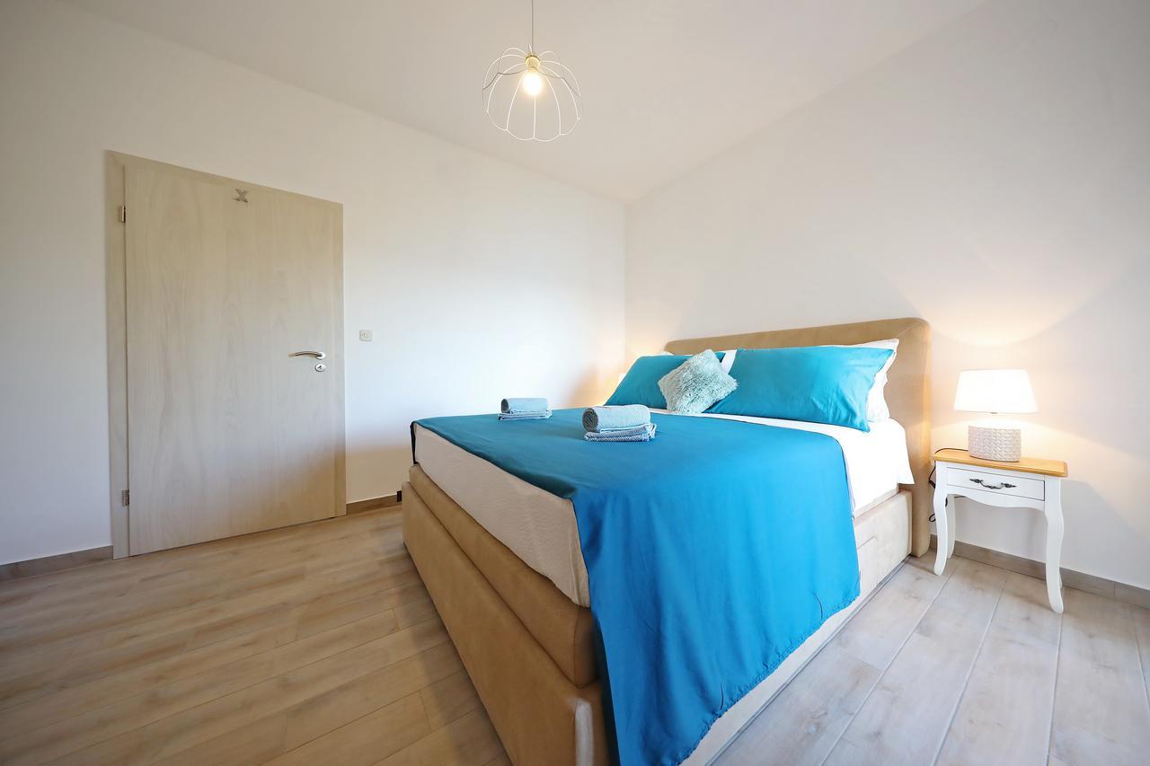 Apartments Kiara ビビニェ エクステリア 写真
